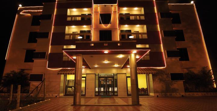 Le Royale Hotell Dadra Exteriör bild